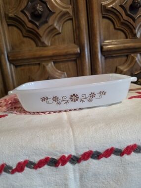 Vintage Dynaware Pyr-o-rey White Glass Baking Dish with Brown Floral Trim